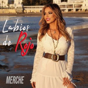 Merche labios de rojo